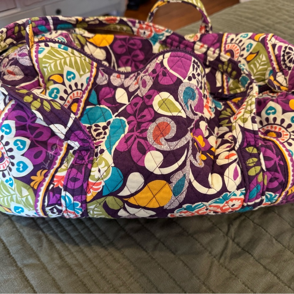 Vera Bradley medium tote bag with multiple pockets